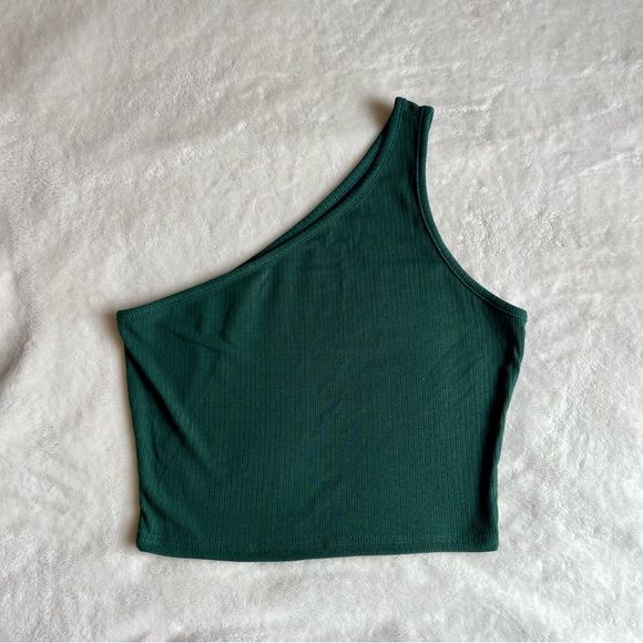 One shoulder crop top, emerald green color, size medium - Picture 2 of 2